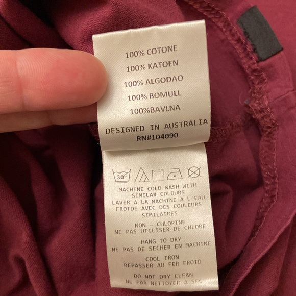 GLOBE Short Sleeve Graphic Tee T-Shirt Men’s Size MEDIUM Burgundy Red Black Logo - Picture 9 of 9